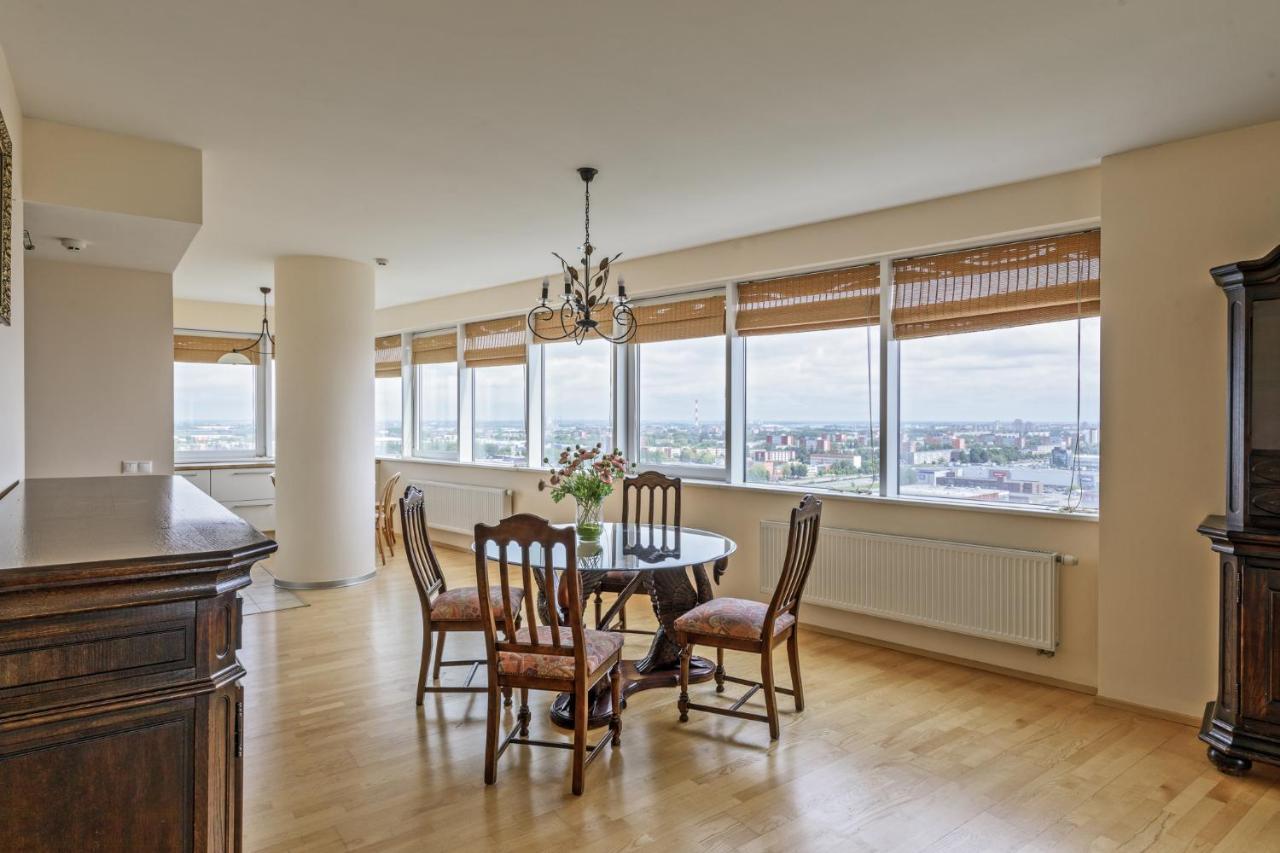 Apartment Sea View On 19th Floor
